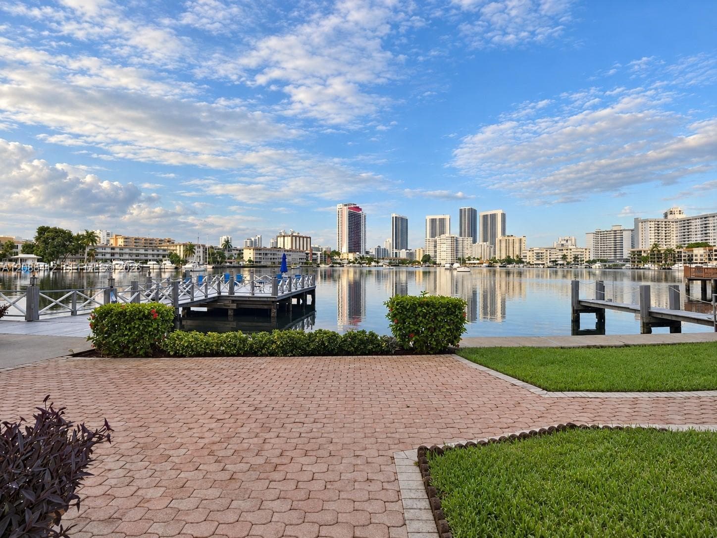GOLDEN ISLE YACHT CLUB · #205 in Hallandale Beach - Photo 11