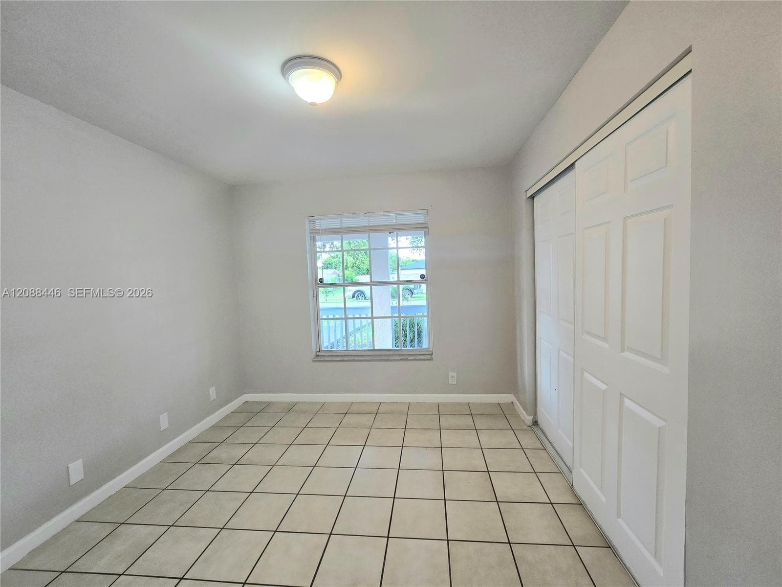 712 SW 6th St photo 12