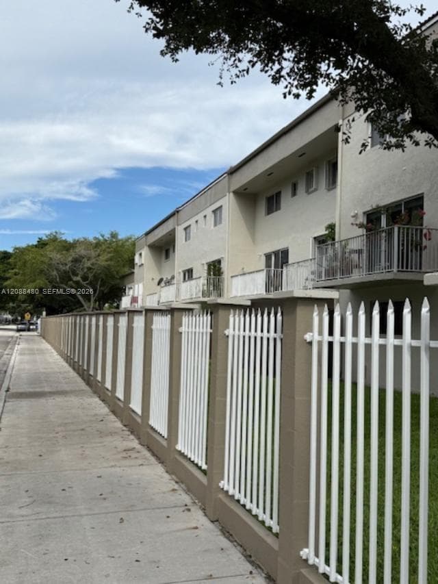SEASON VILLAS · #210 in Miami - Photo 8