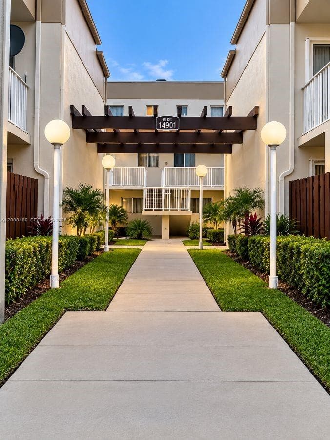 SEASON VILLAS · #210 in Miami - Photo 21