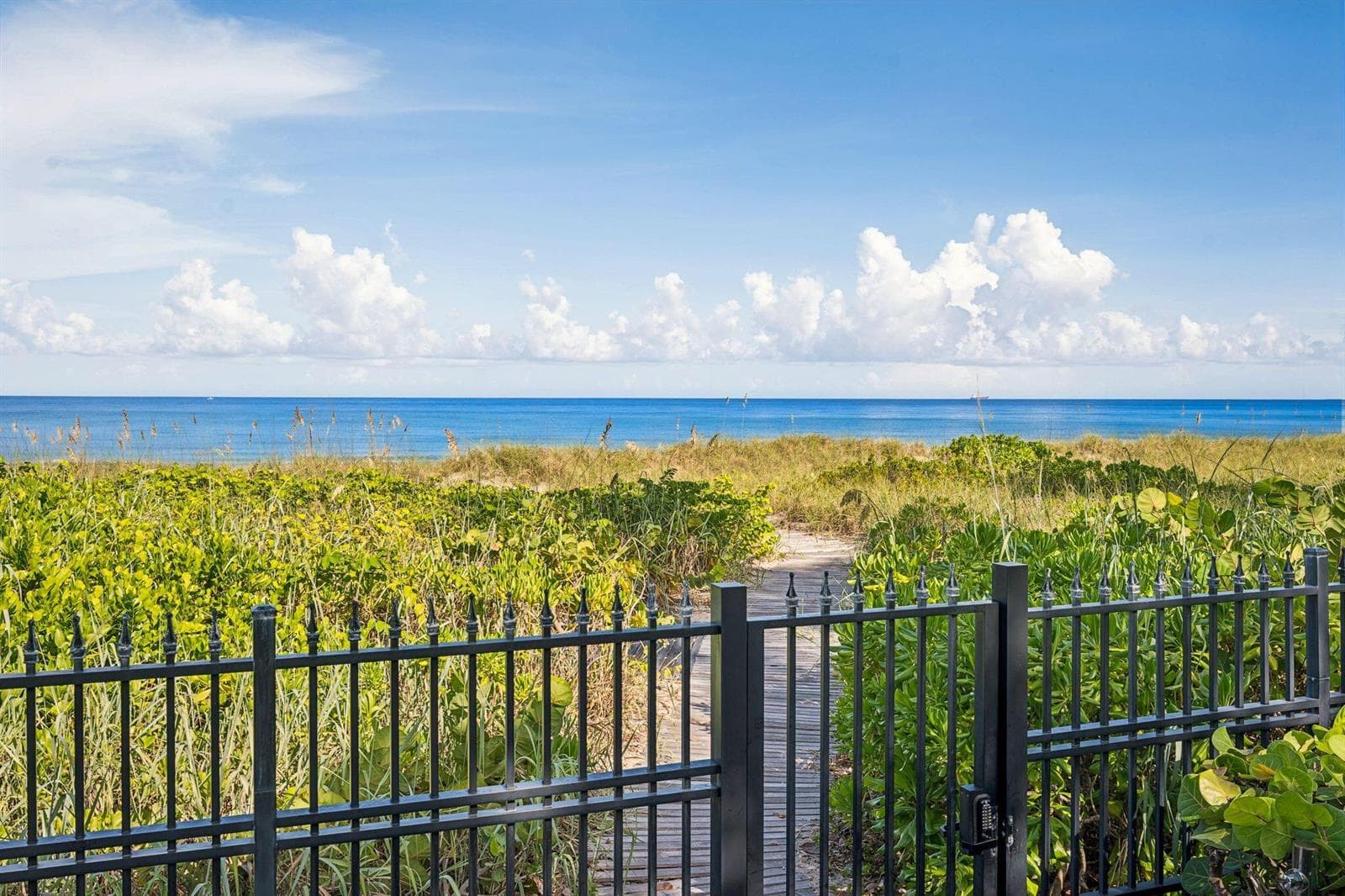 1919 N Ocean Blvd-151