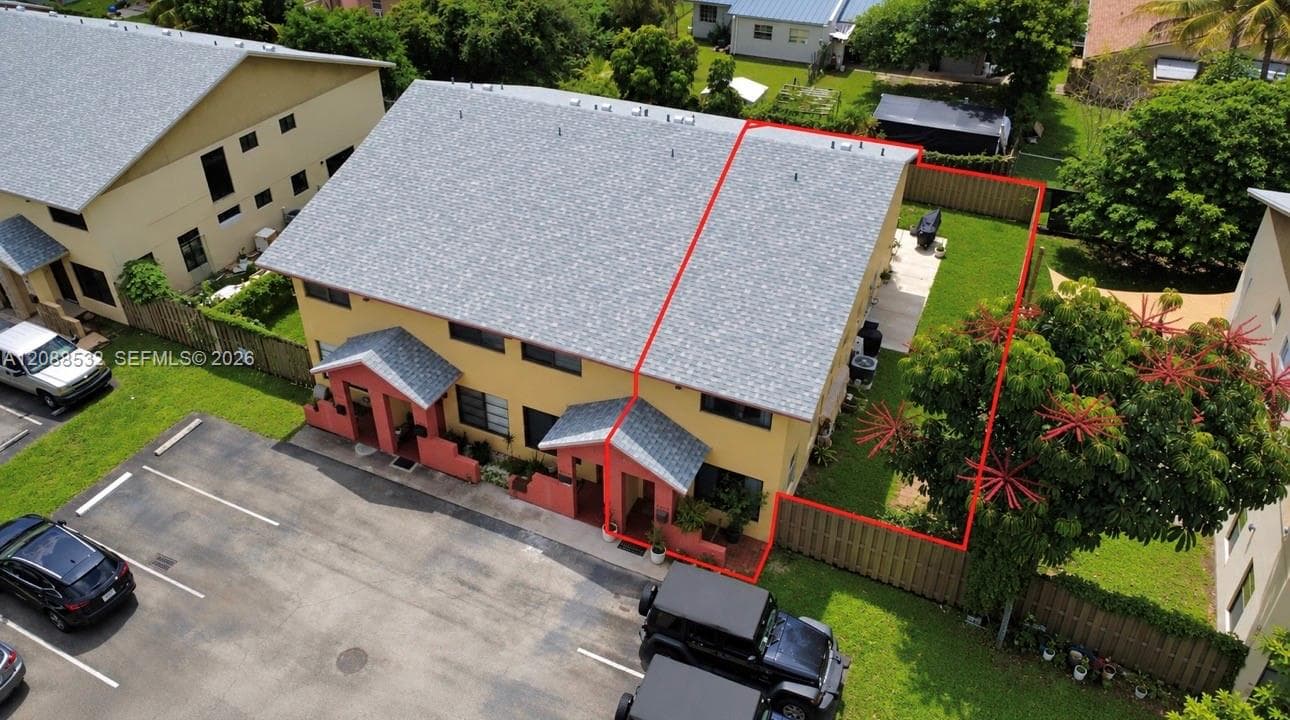 VANDERBILT PARK TOWNHOUSE · #1630 in Miami - Photo 2