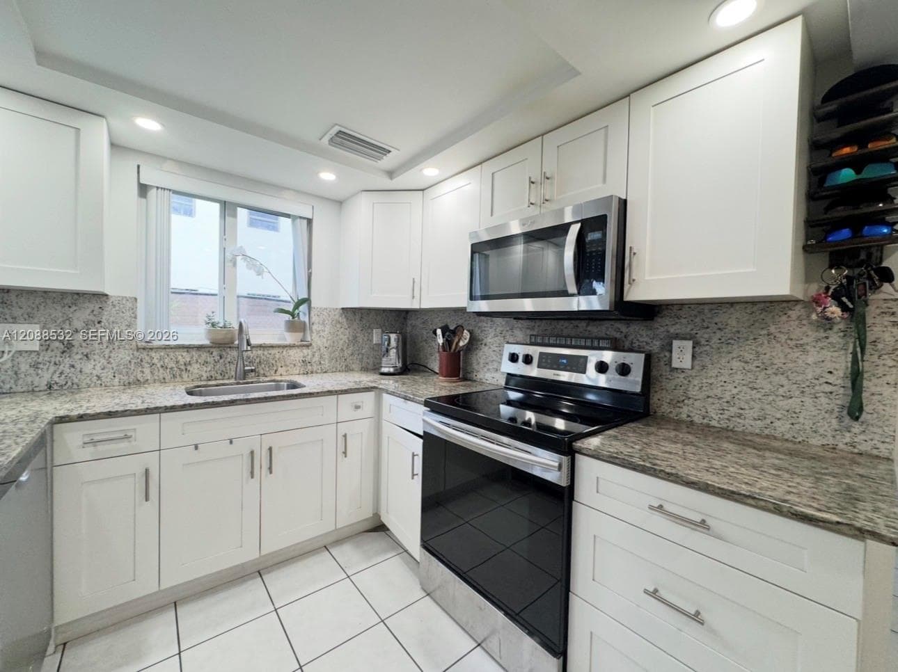 VANDERBILT PARK TOWNHOUSE · #1630 in Miami - Photo 6