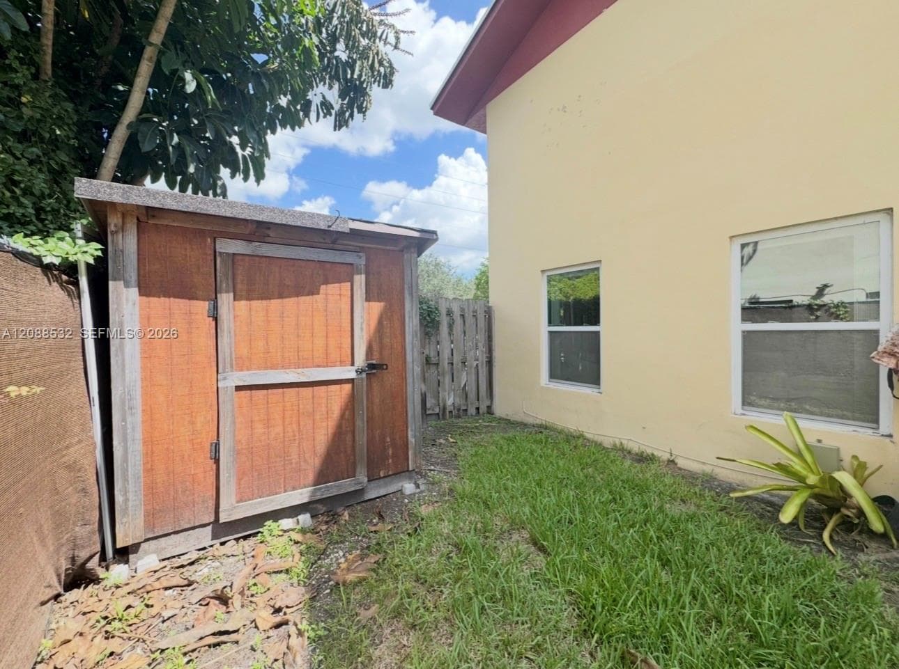 VANDERBILT PARK TOWNHOUSE · #1630 in Miami - Photo 17