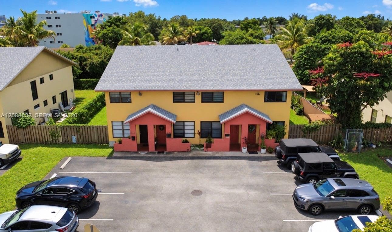 VANDERBILT PARK TOWNHOUSE · #1630 in Miami - Photo 1