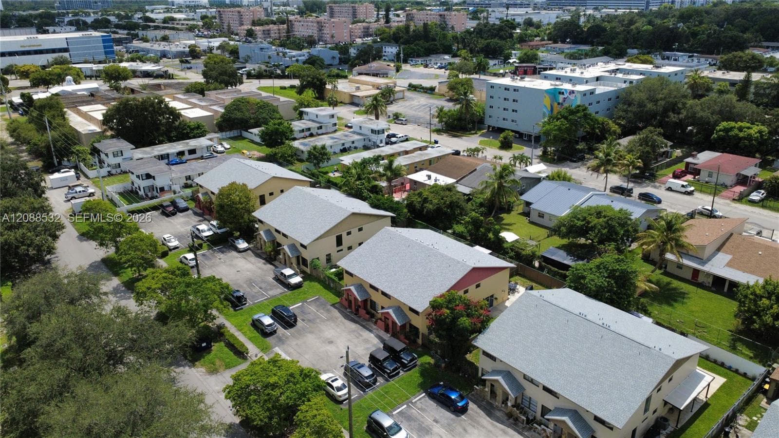 VANDERBILT PARK TOWNHOUSE · #1630 in Miami - Photo 19