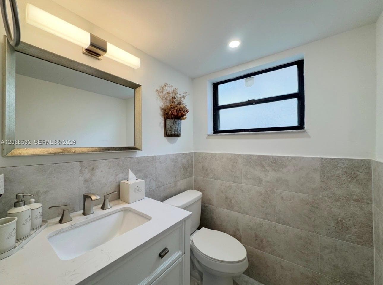 VANDERBILT PARK TOWNHOUSE · #1630 in Miami - Photo 8