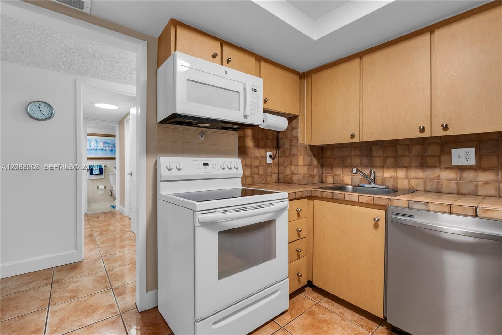 PARKER DORADO CONDO · #605 in Hallandale Beach - Photo 7