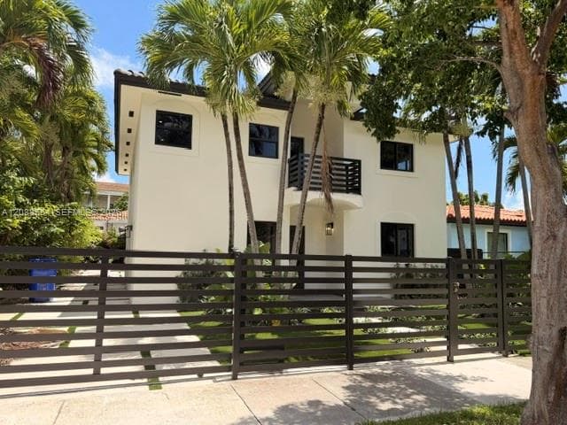 1936 SW 18th St photo 1