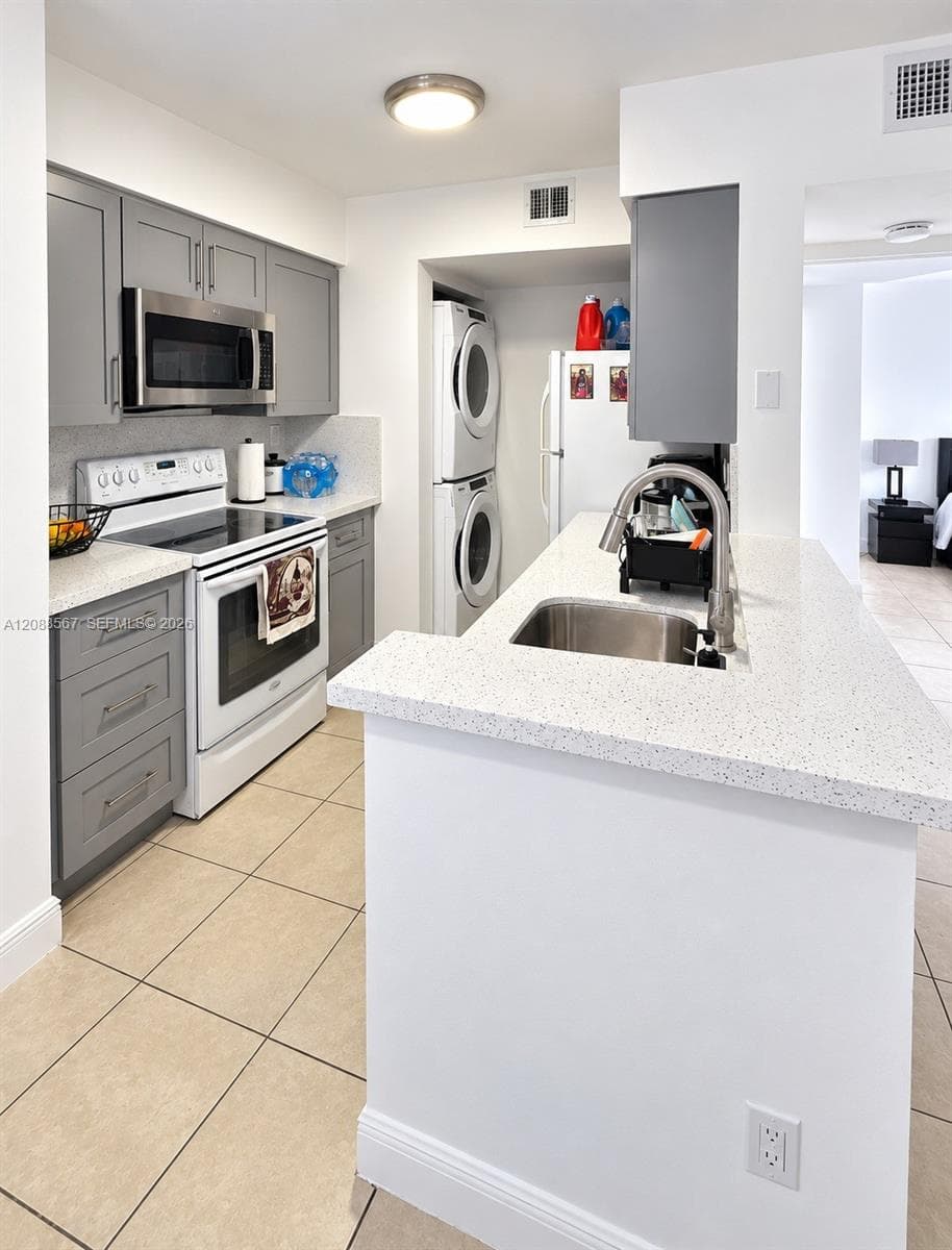 Kendall lakes Towers · #310 in Miami - Photo 7