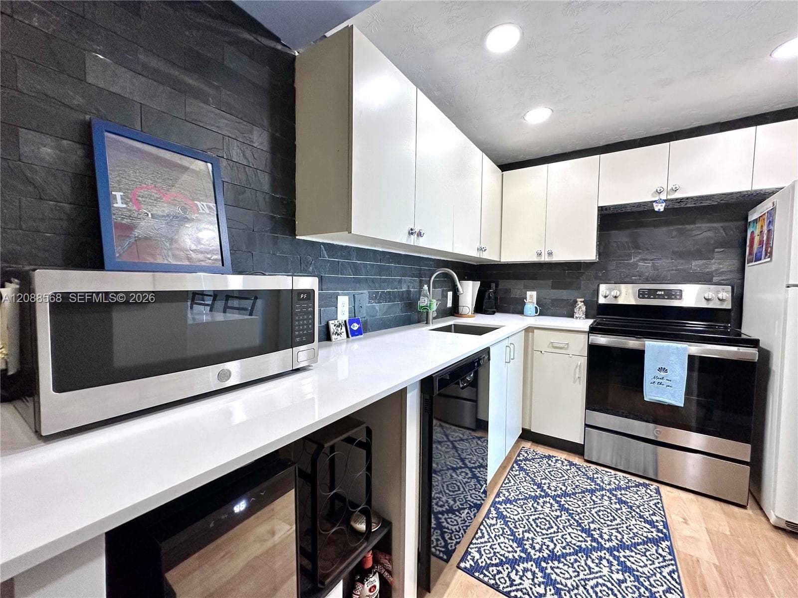 CLEARVIEW TOWERS CONDO · #901 in Miami Beach - Photo 9