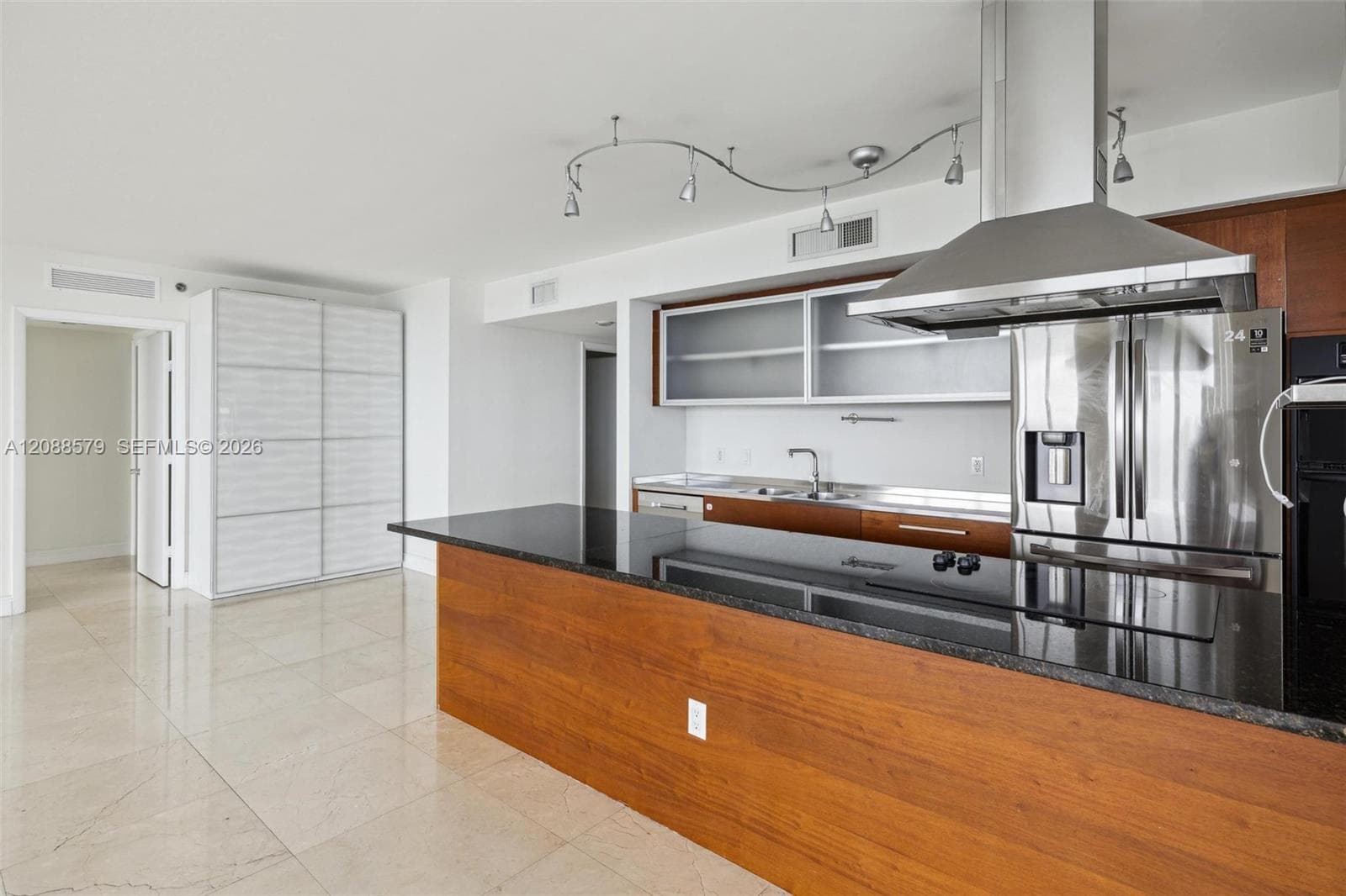 BEACH CLUB ONE · #3601 in Hallandale Beach - Photo 11