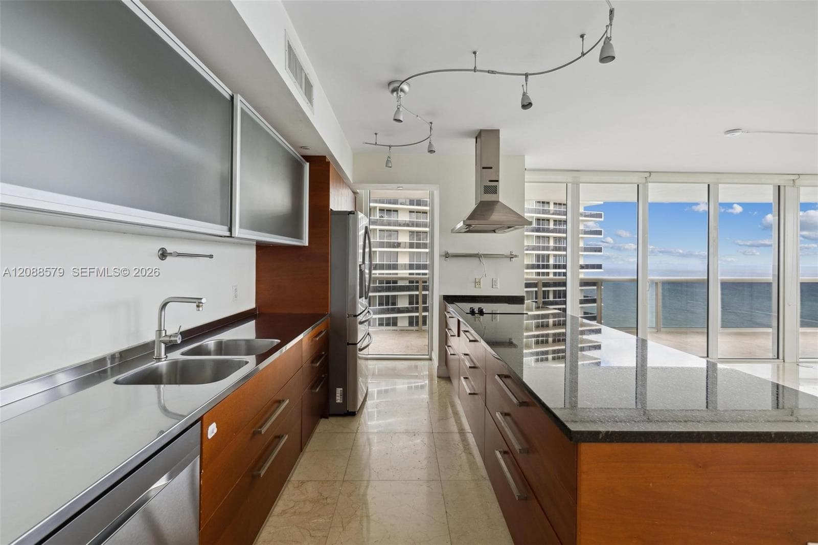 BEACH CLUB ONE · #3601 in Hallandale Beach - Photo 8