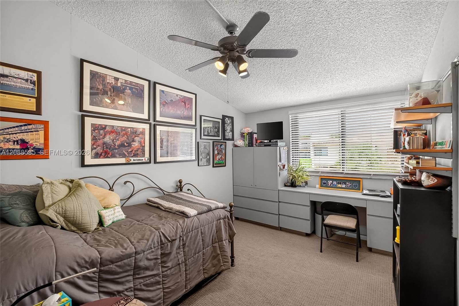 2nd bedroom