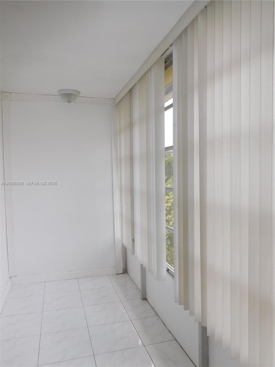 BISC LAKE GARDENS NO 2 BL · #F321 in Aventura - Photo 6