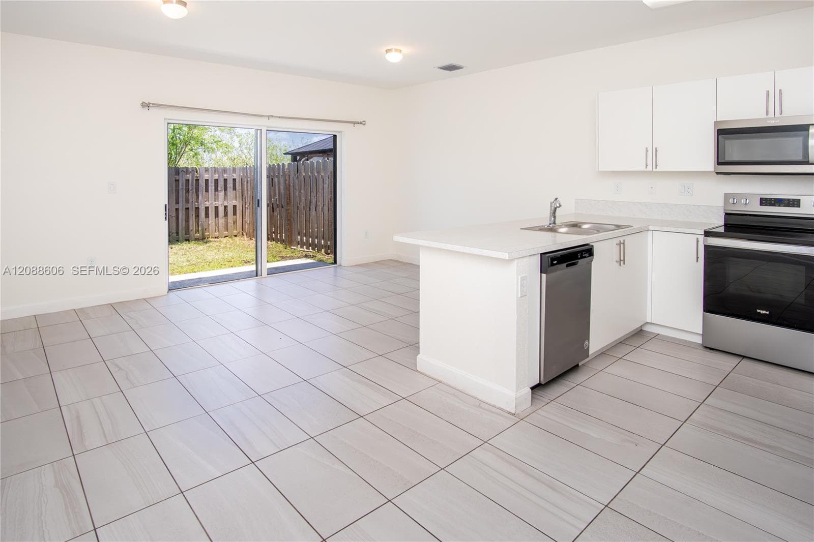 1210 NW 4th Ln #1210 photo 5