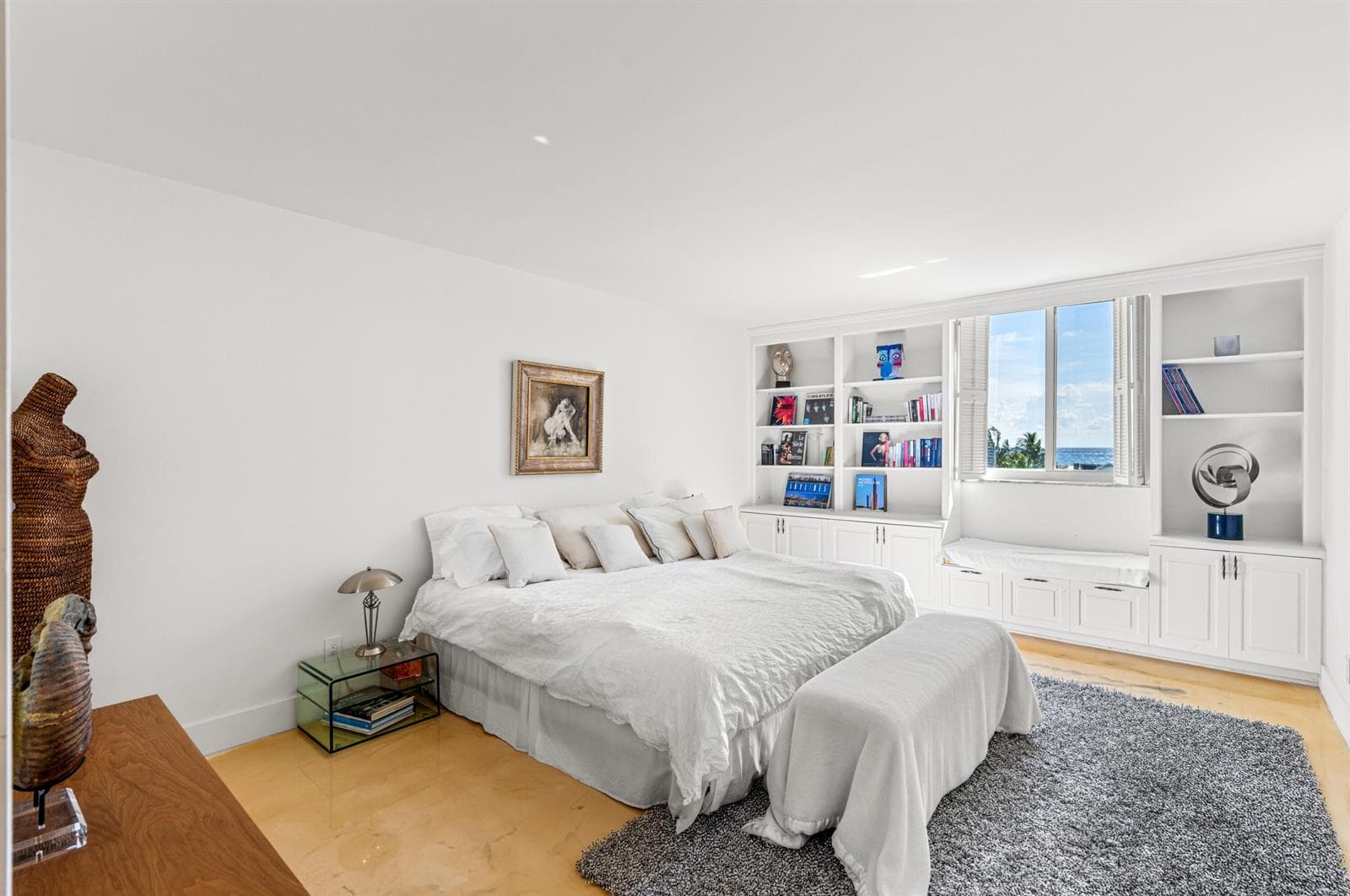mls_BEDROOM_1_LEFT_ANGLE_DT