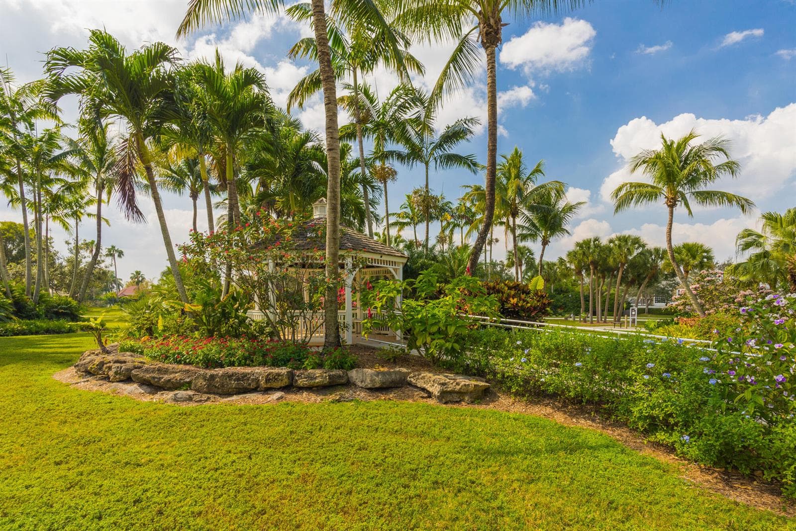 PGA National_12_gazebo