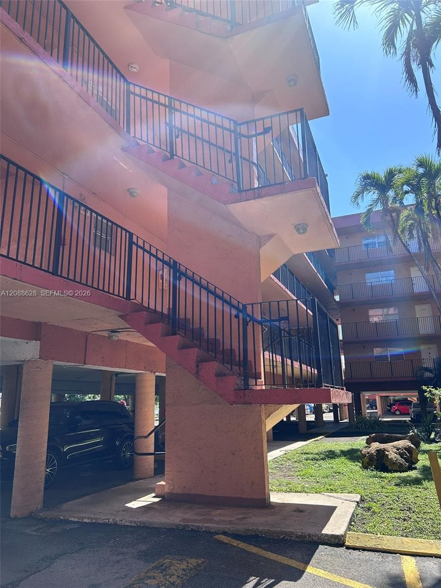 PALM-WEST GARDENS CONDO · #1320 in Hialeah - Photo 3