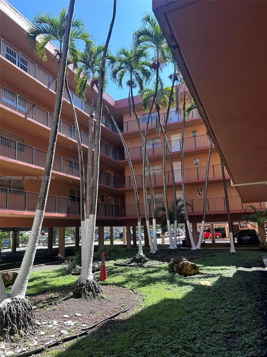 PALM-WEST GARDENS CONDO · #1320 in Hialeah - Photo 4