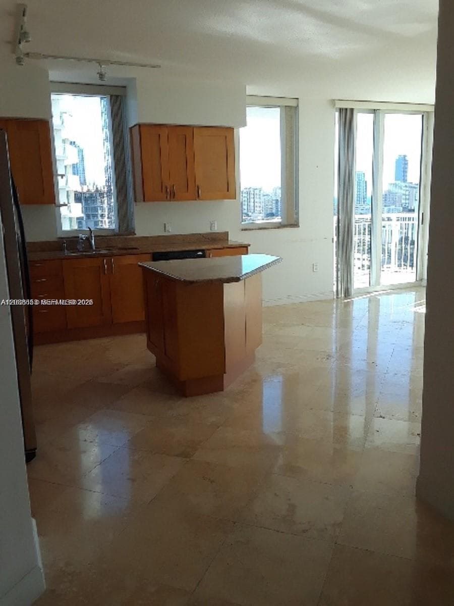 DUO CONDOMINIUM WEST · #1406W in Hallandale Beach - Photo 12