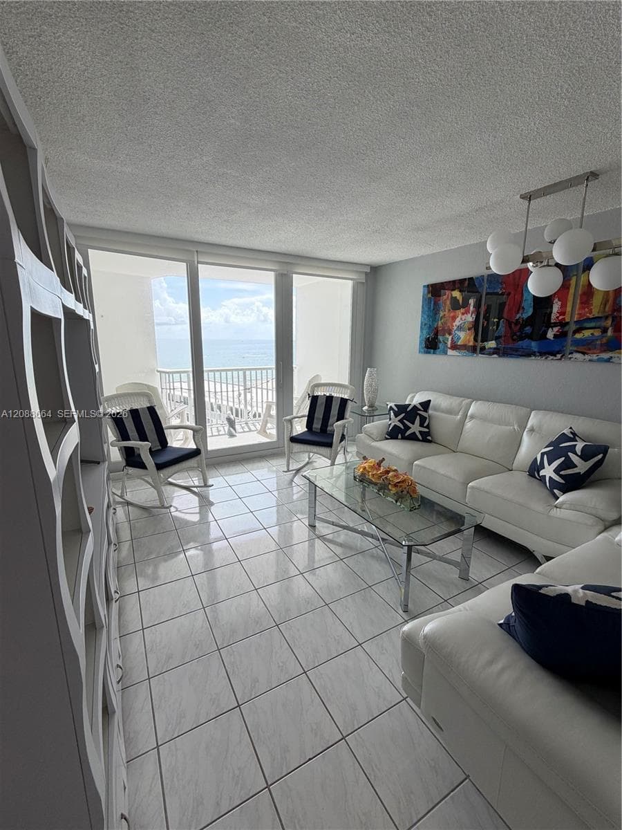 THE CARRIAGE HOUSE CONDO · #826 in Miami Beach - Photo 17