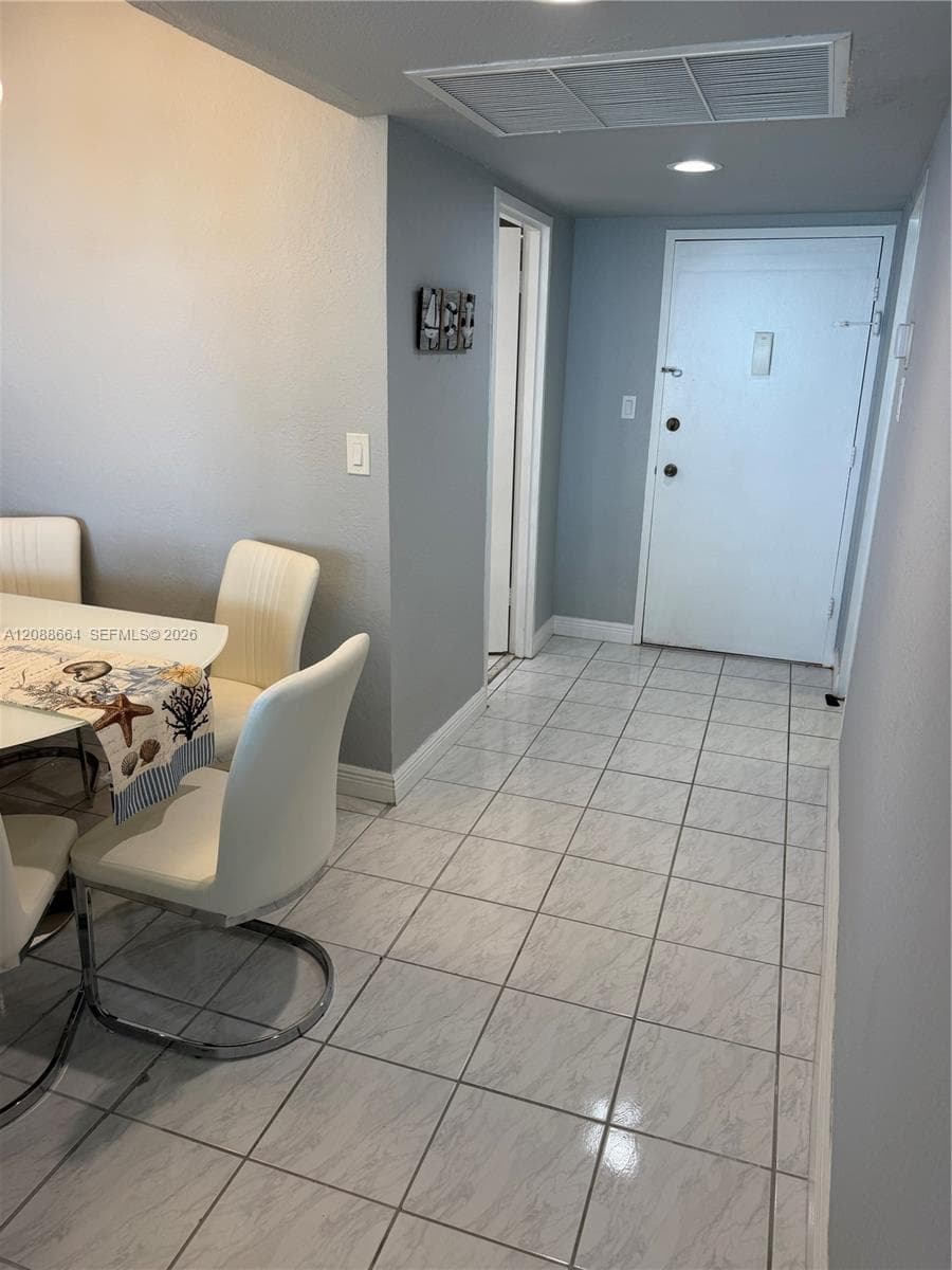 THE CARRIAGE HOUSE CONDO · #826 in Miami Beach - Photo 26