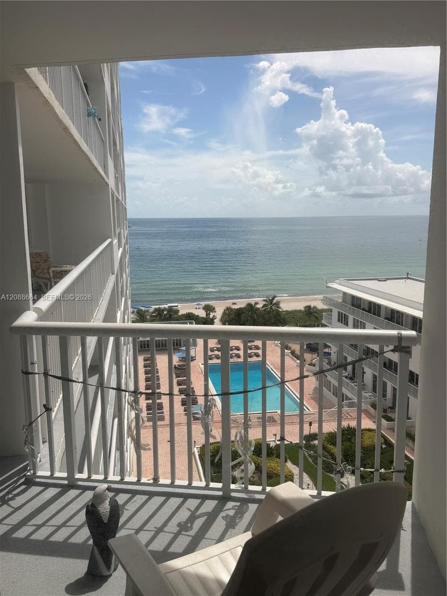 THE CARRIAGE HOUSE CONDO · #826 in Miami Beach - Photo 20