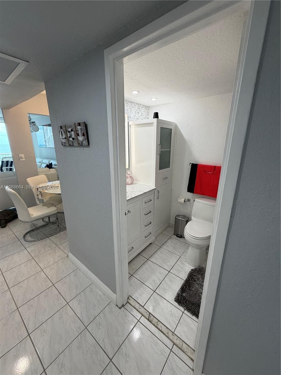 THE CARRIAGE HOUSE CONDO · #826 in Miami Beach - Photo 33