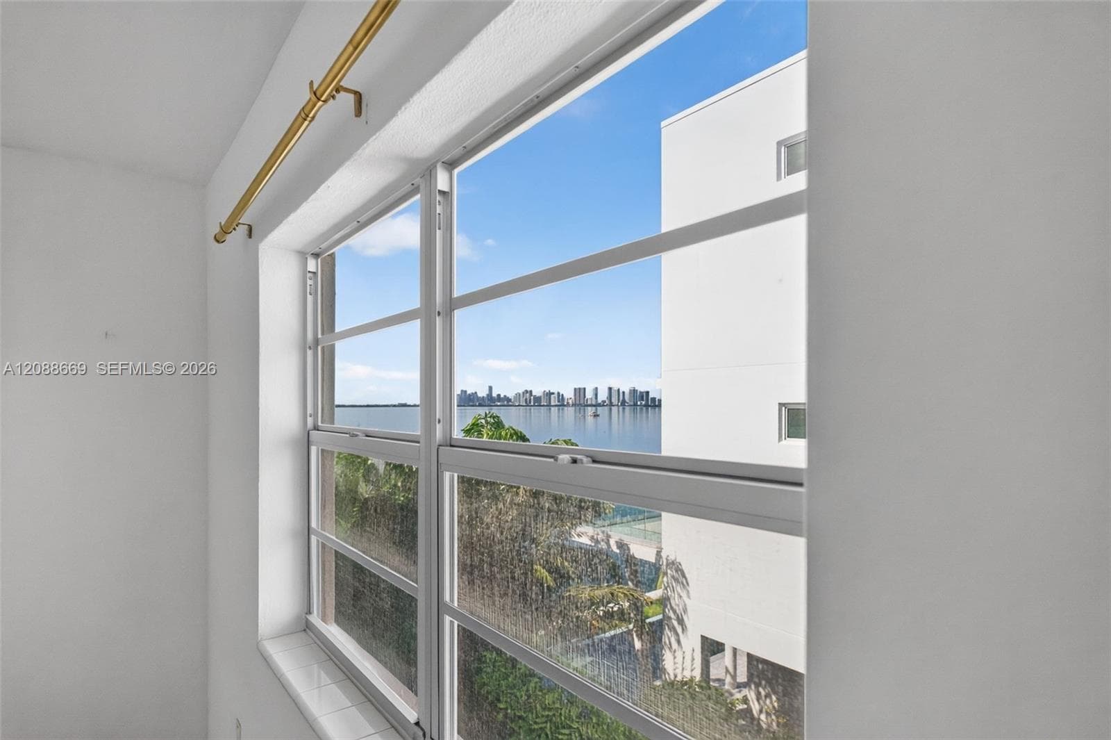 TREASURE BAY CLUB · #4M in North Bay Village - Photo 23