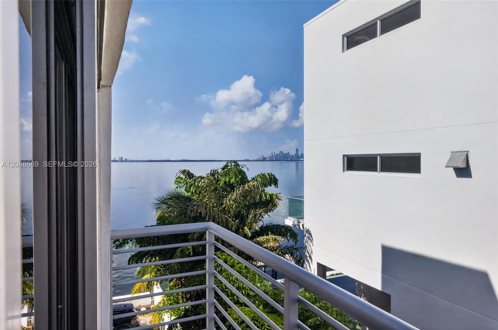 TREASURE BAY CLUB · #4M in North Bay Village - Photo 36