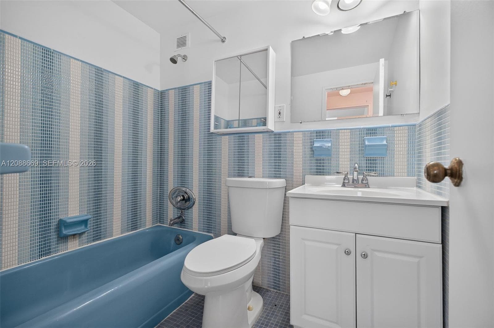 TREASURE BAY CLUB · #4M in North Bay Village - Photo 28