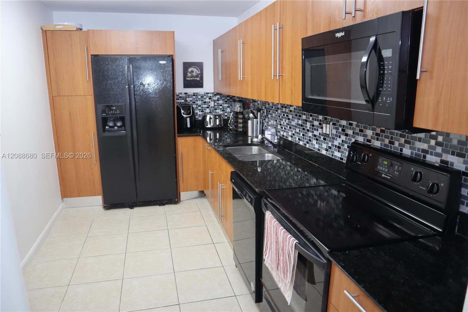 RESIDENCES ON HOLLYWOOD · #901 in Hollywood - Photo 12