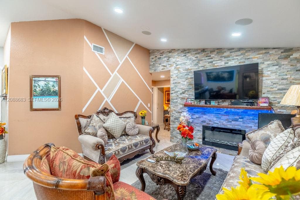 1111 San Remo Cir photo 12