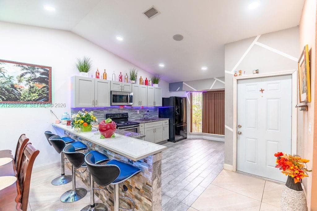 1111 San Remo Cir photo 7