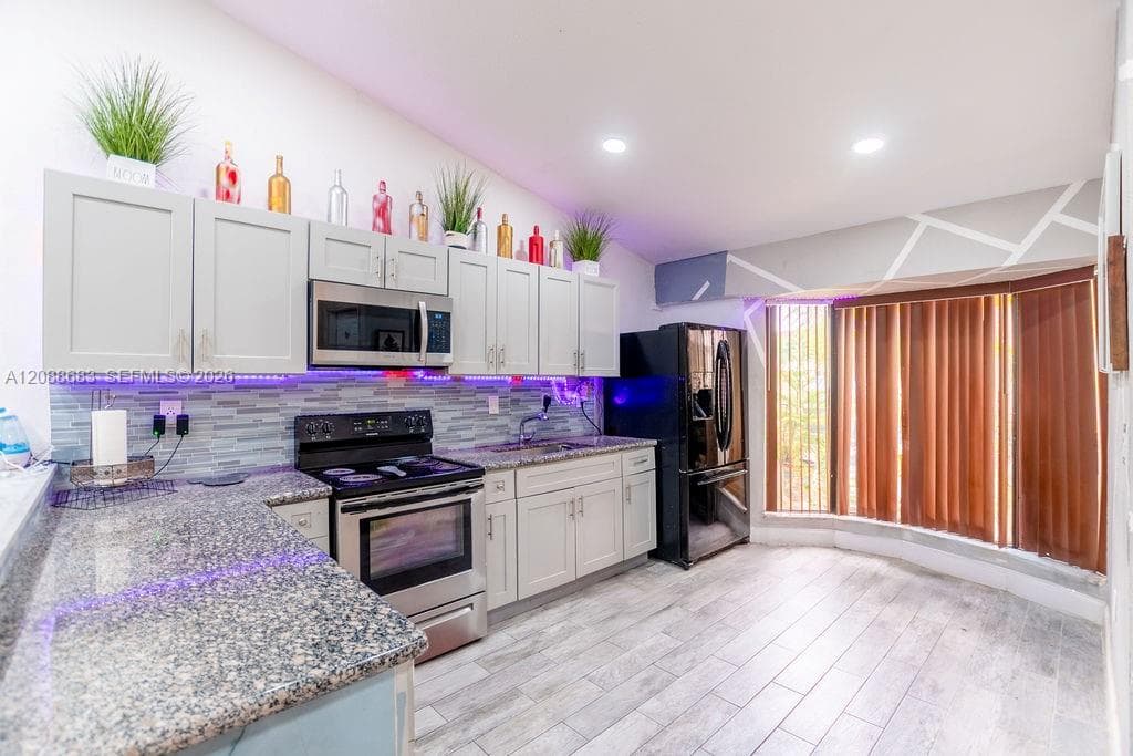 1111 San Remo Cir photo 5