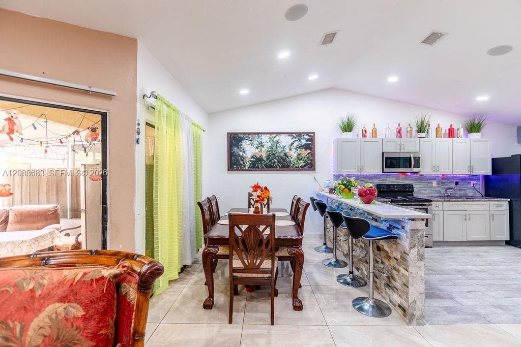 1111 San Remo Cir photo 9