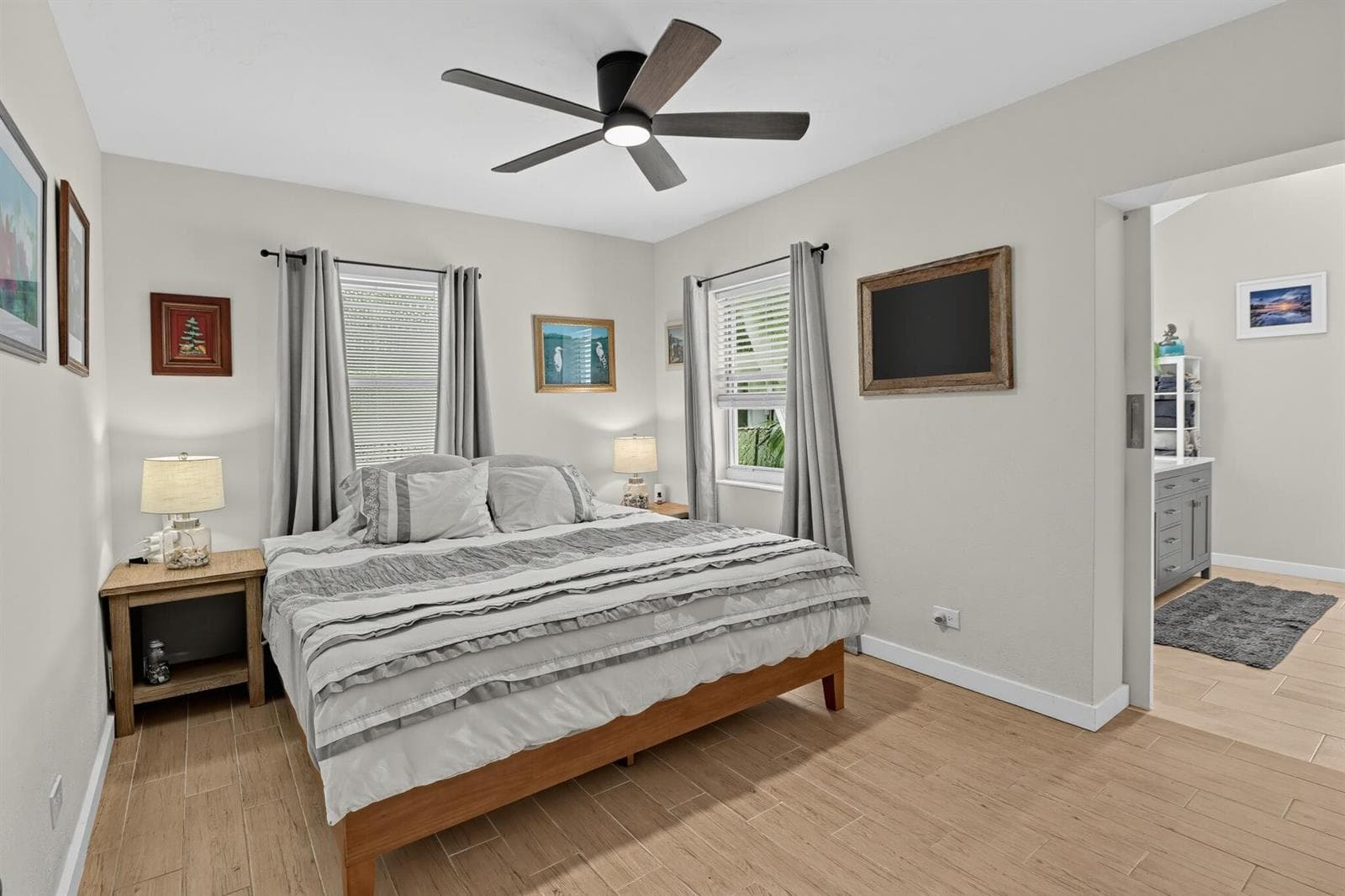 88_2240_Harbor_Dr-Bedroom-0456