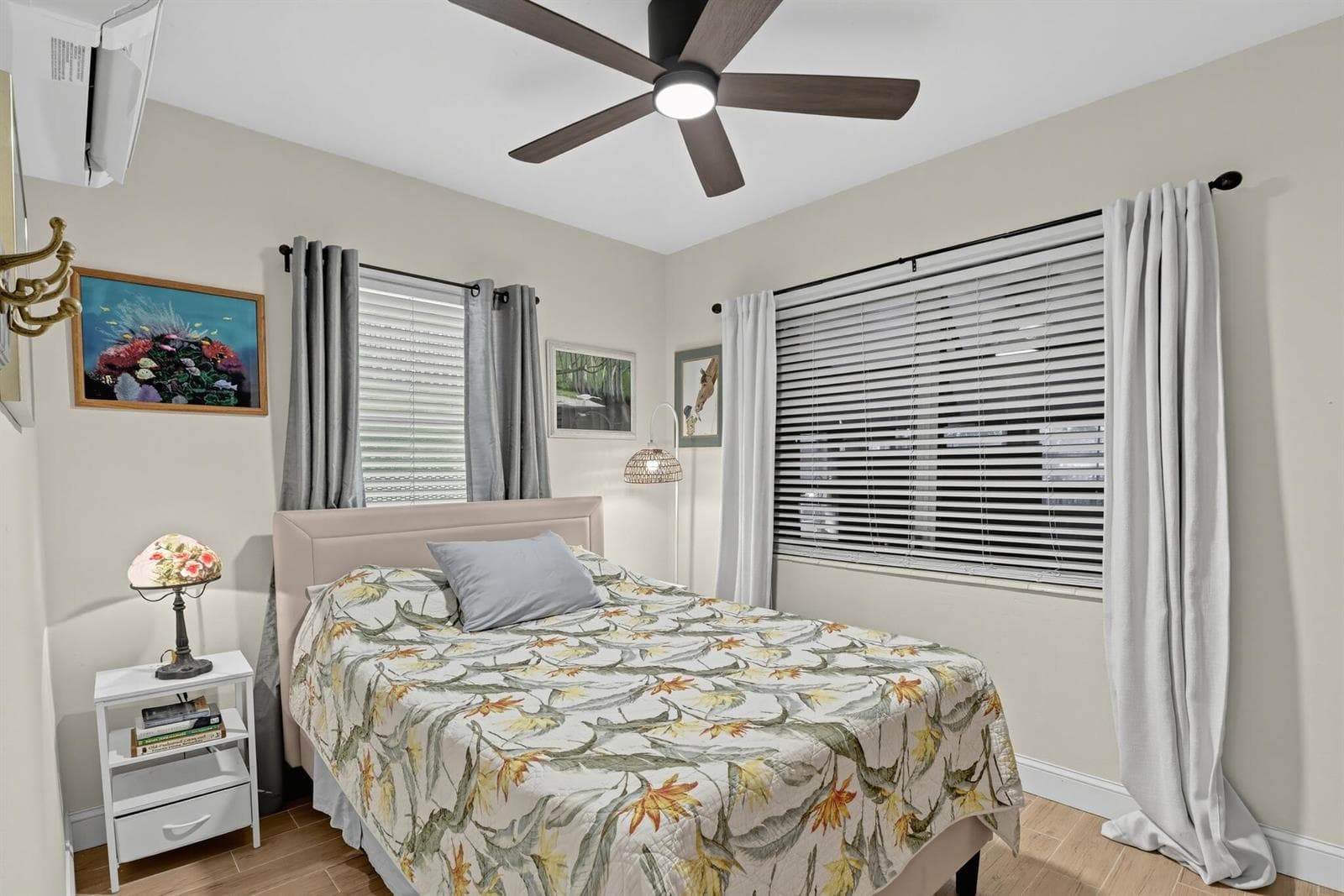 90_2240_Harbor_Dr-Bedroom-0450