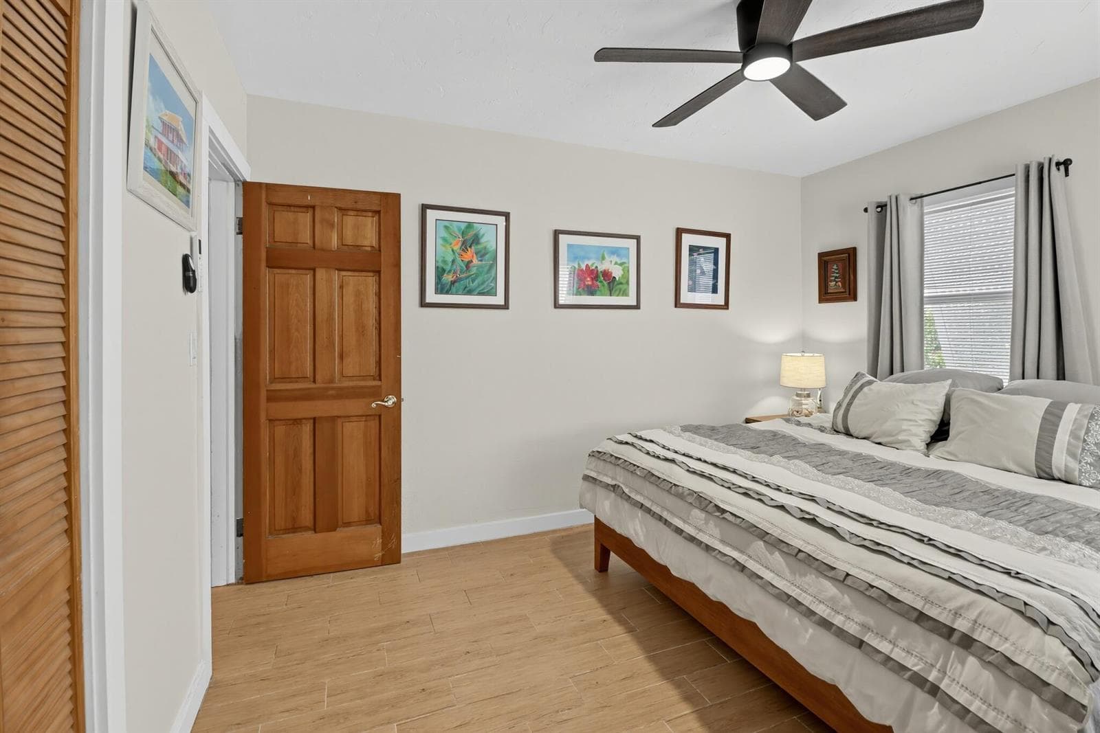 87_2240_Harbor_Dr-Bedroom-0459