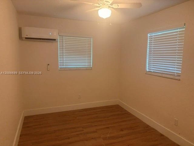 3180 Hibiscus St #R photo 16