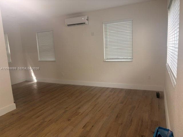 3180 Hibiscus St #R photo 18