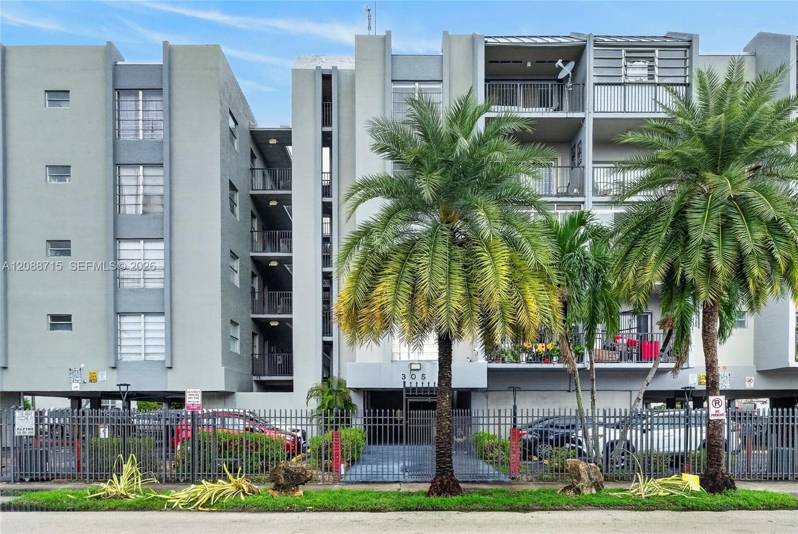 GRATIGNY PARK CONDO · #419 in Hialeah - Photo 2
