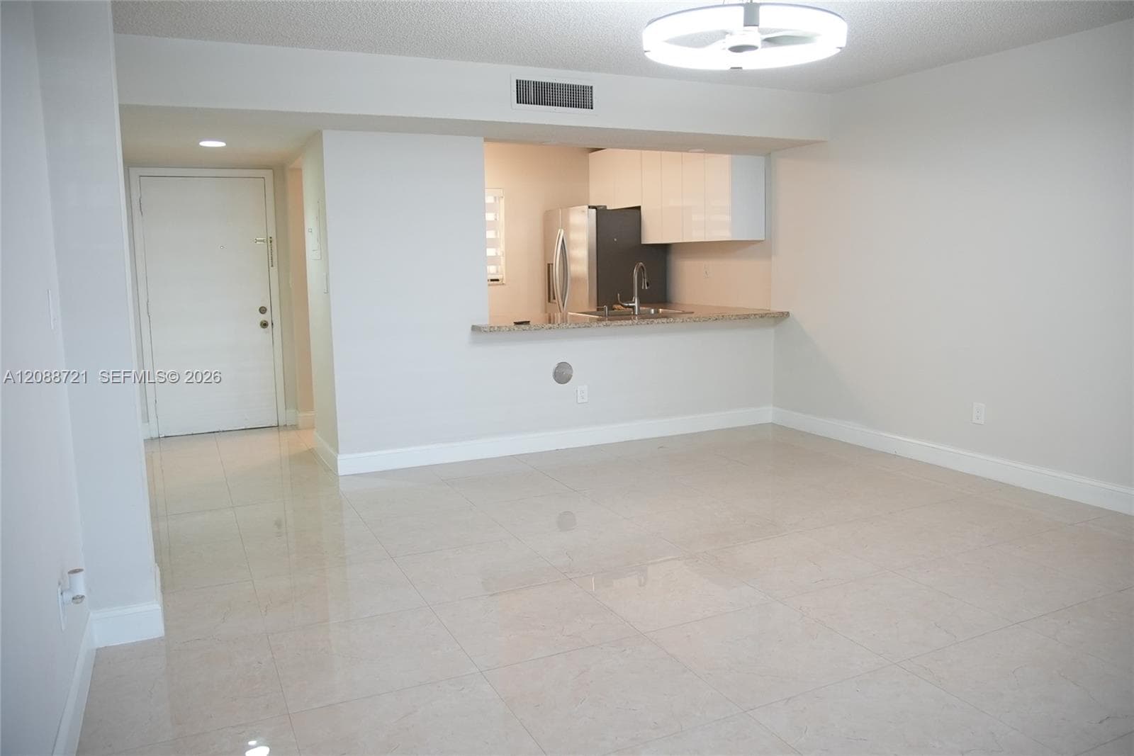 FOX CHASE CONDO #3 · #103 in Miami - Photo 2