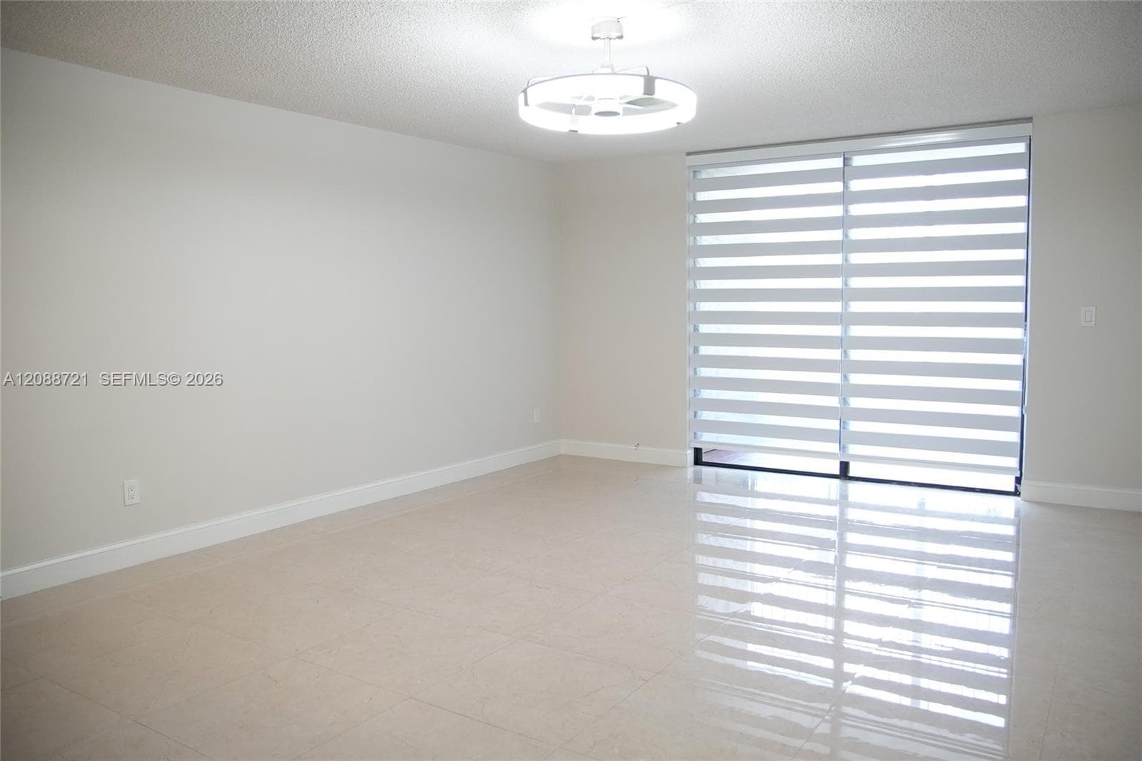 FOX CHASE CONDO #3 · #103 in Miami - Photo 3