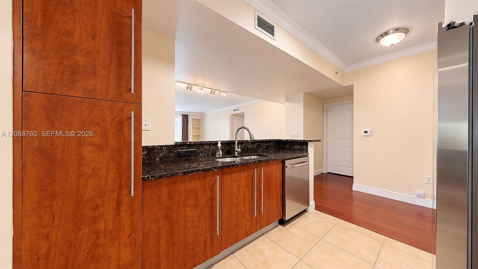 TOSCANO CONDO · #716S in Miami - Photo 12