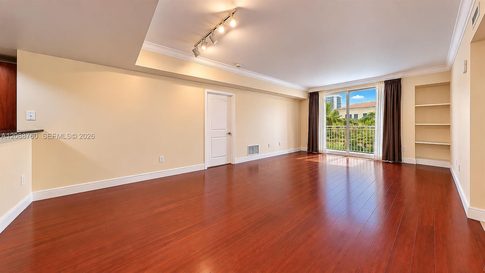 TOSCANO CONDO · #716S in Miami - Photo 3