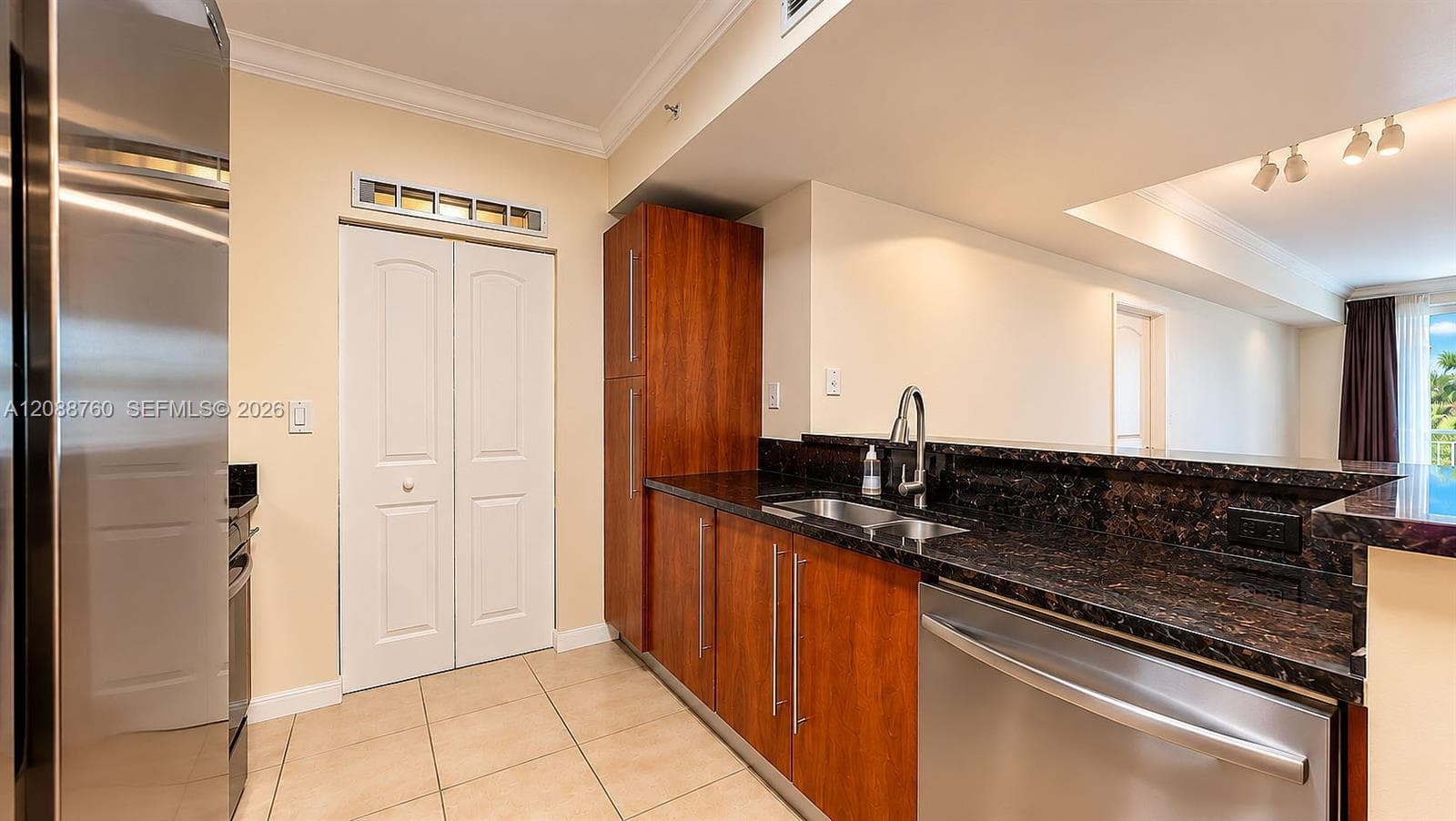 TOSCANO CONDO · #716S in Miami - Photo 10