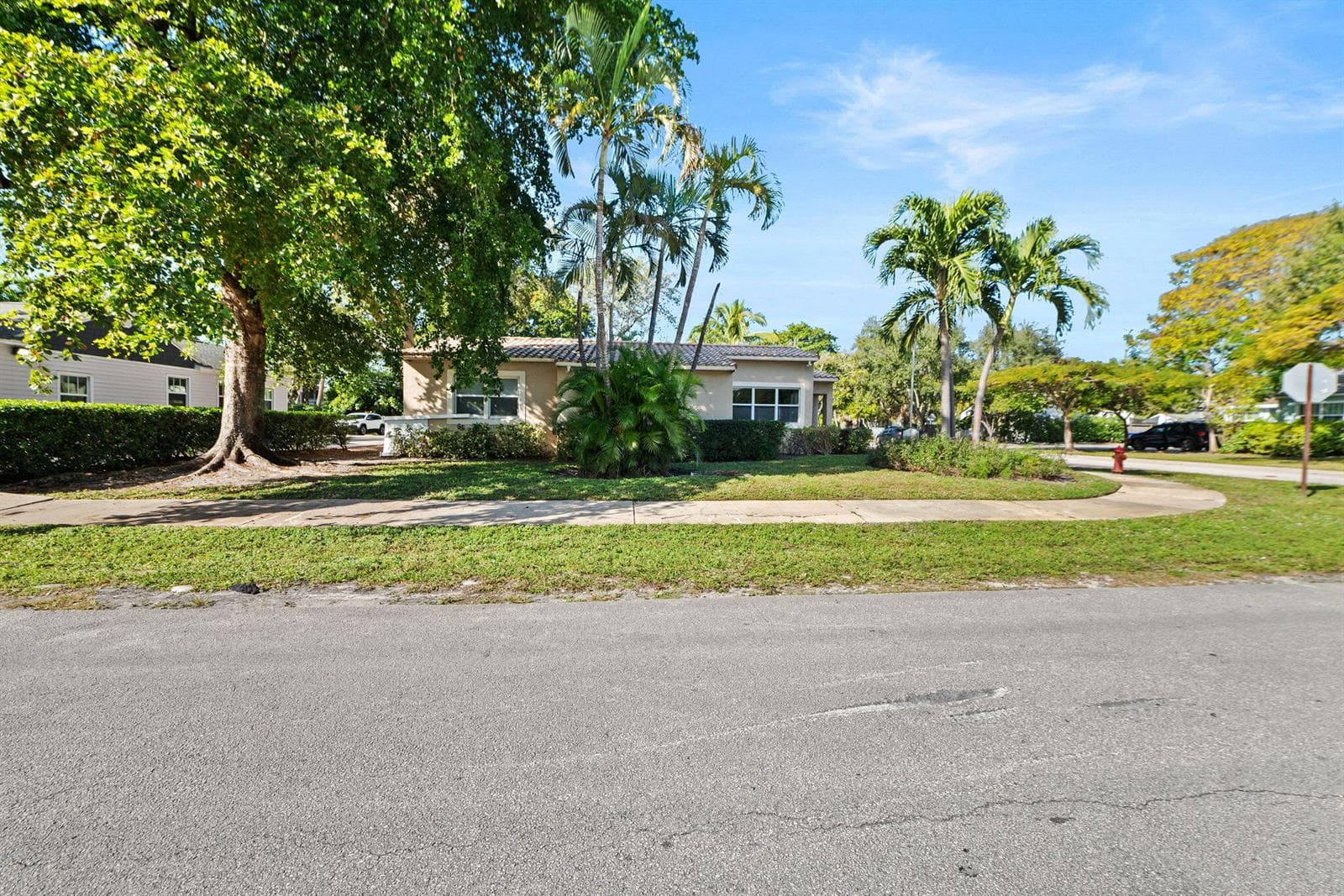 2-web-or-mls-1901-se-4th-ave