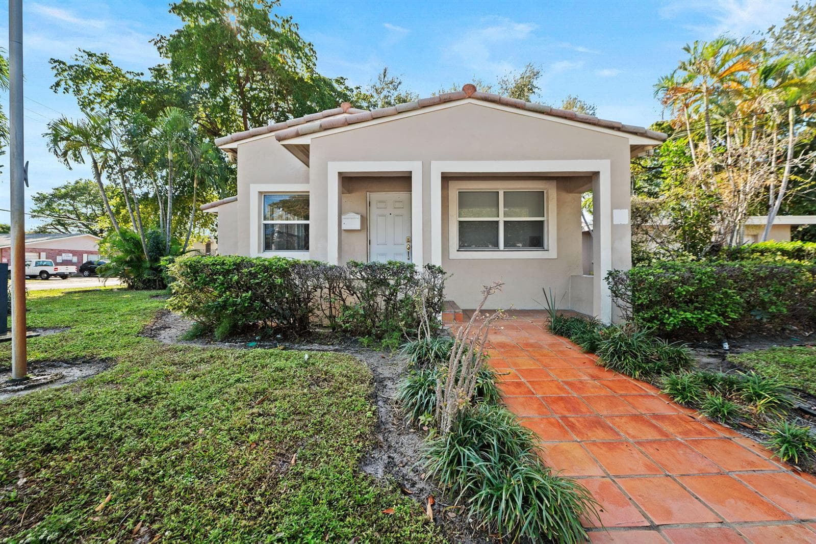 3-web-or-mls-1901-se-4th-ave